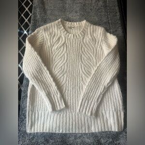 Cozy Cable Knit Sweater - Cream